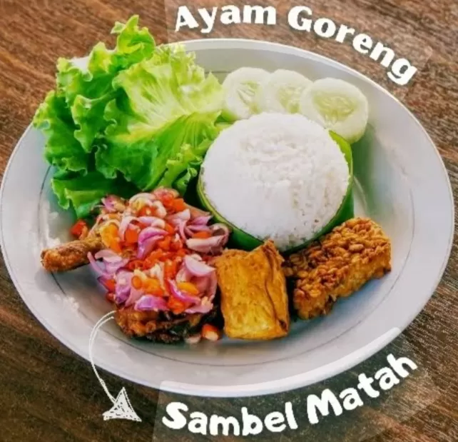 Ayam goreng sambal matah + nasi