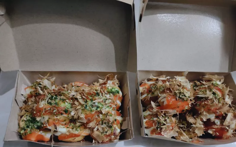Takoyaki isi telur puyuh+toping isi 6