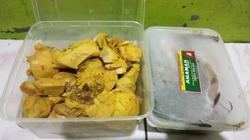 Ayam ungkep (isi paha,sayap,dada)