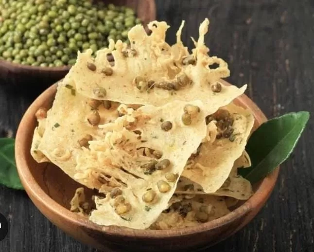 Peyek kacang hijau