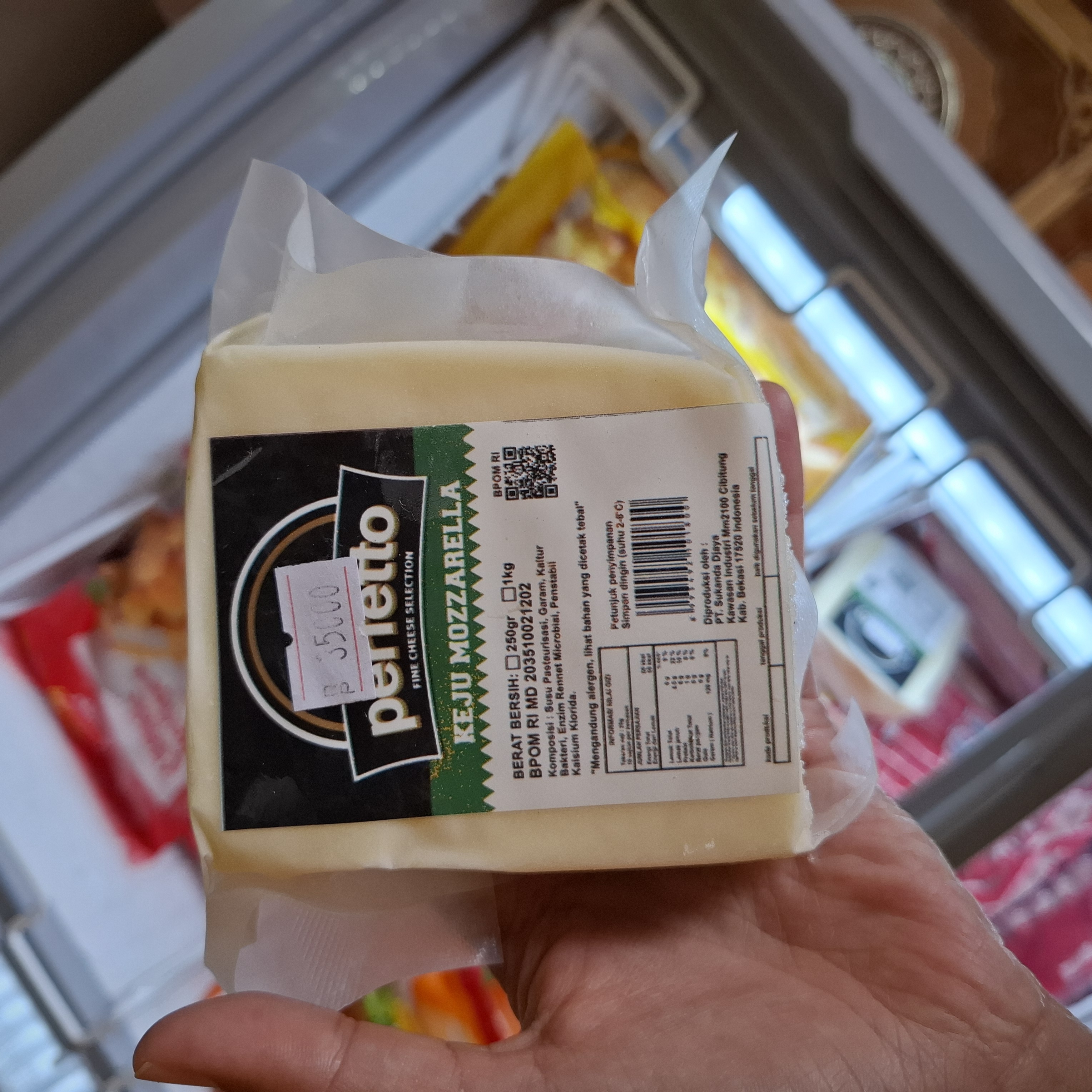 Mozarella keju 
