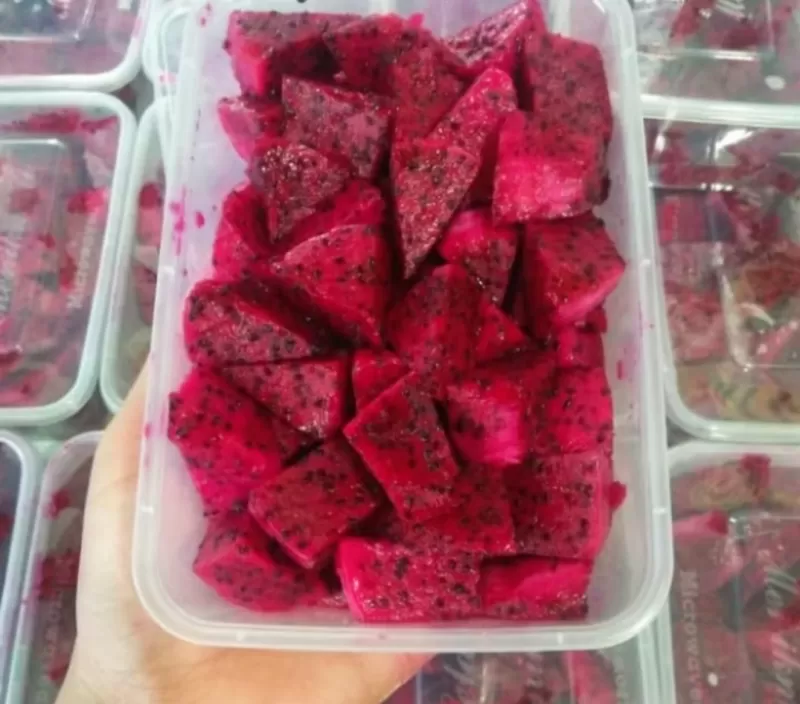 Buah Naga Kupas