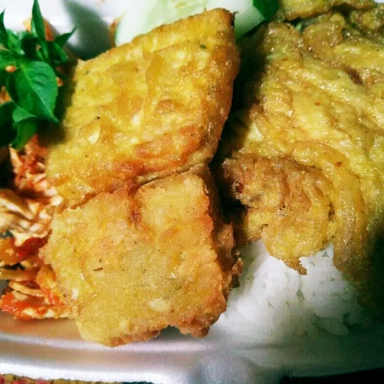 Ayam geprek komplit + Telor dadar