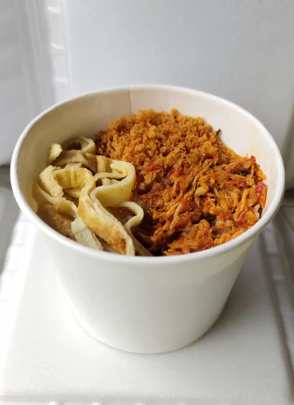 Rice bowl ayam suwir pedes