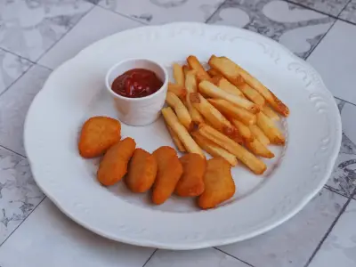 Chicken Nugget + Kentang