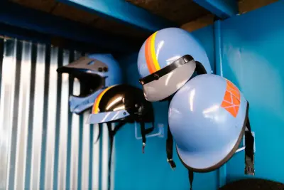 Helm Retro Aneka Warna