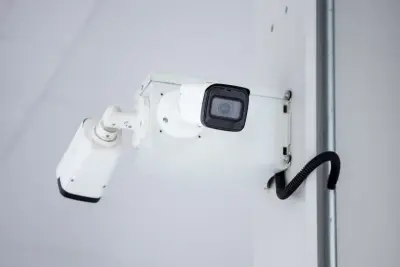 Kamera CCTV Bullet Putih + Bracket