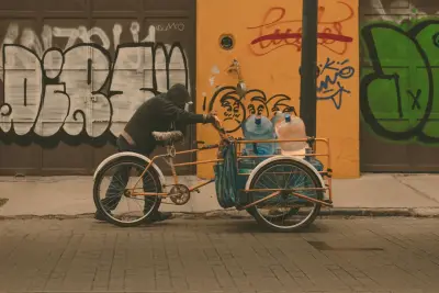 Langganan Antar Galon (Becak / Motor)