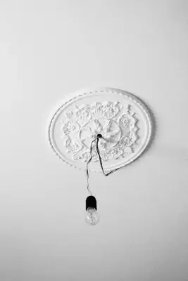 Ornamen Dudukan Lampu Gantung