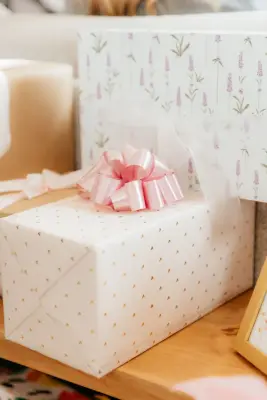 Kertas Kado Motif