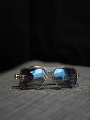 Kacamata Hitam Lensa Mirror