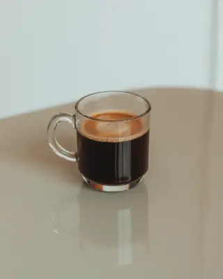 Cangkir Kopi Kaca Bergagang