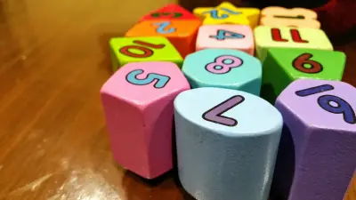 Balok Angka Kayu