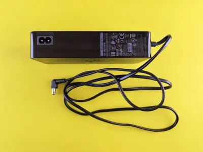 Adaptor 12V 2A CCTV