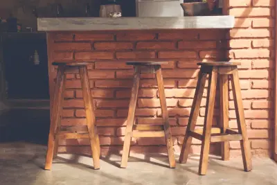 Kursi Bar Kayu