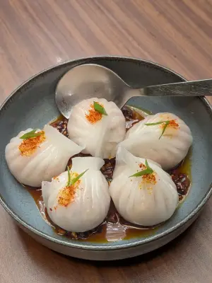 Hakau Udang Saus Cabai