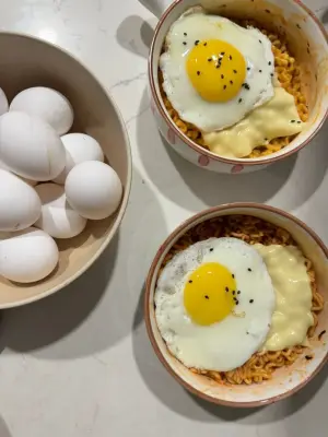 Mie Kuah Telur Keju