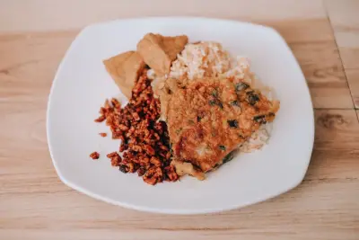 Nasi Orek Tempe + Telur Dadar