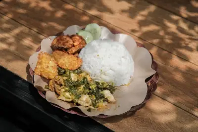 Nasi Ayam Geprek + Tempe