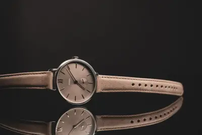 Jam Tangan Wanita Strap Kulit Rose Gold