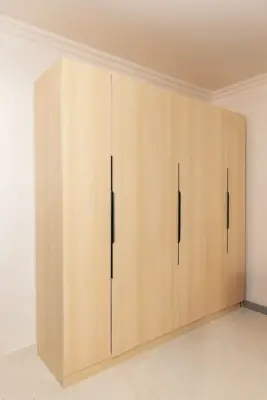 Lemari Pakaian 4 Pintu