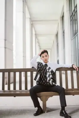 Kemeja Batik Lengan Panjang Hitam Putih