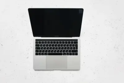 Laptop 13 inci Bekas Mulus