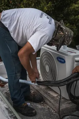 Service AC (Tidak Dingin / Bocor)