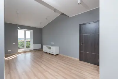 Kamar Kos Kosongan (Tanpa Perabot) / Bulan