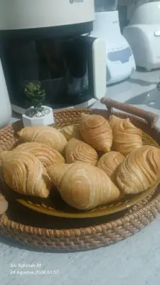 Karipap Frozen dg varian isi Sayur, Ayam , Usus, Ubi Keju, Matcha Keju.