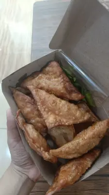 Pangsit ayam isi 10