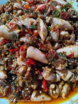 Nasi bakar cumi geprek