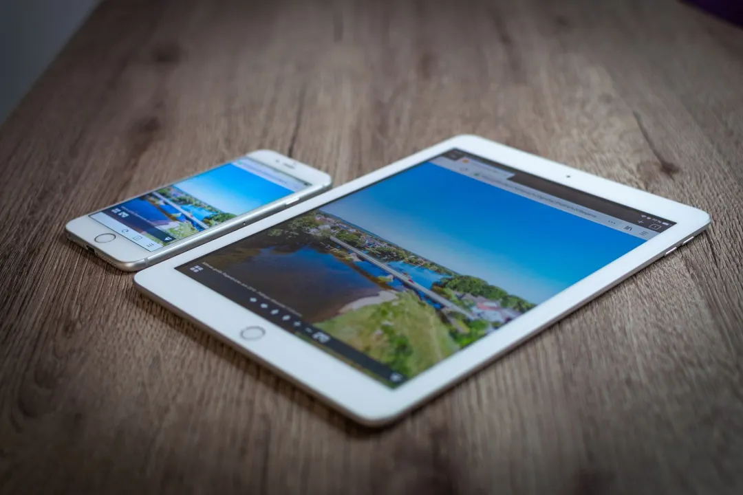 Tablet 10 inci + HP