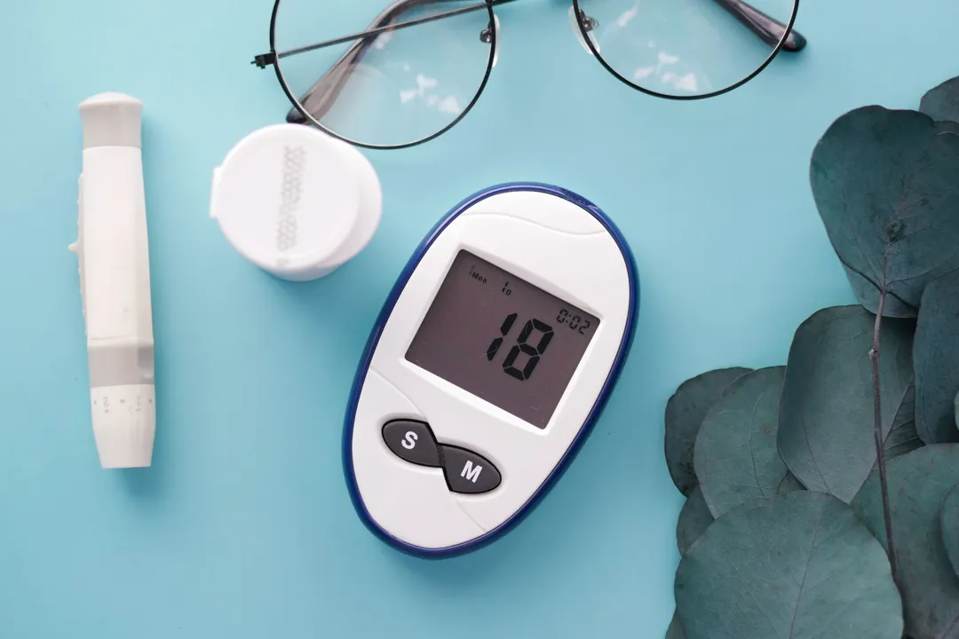 Alat Cek Gula Darah (Glukometer)