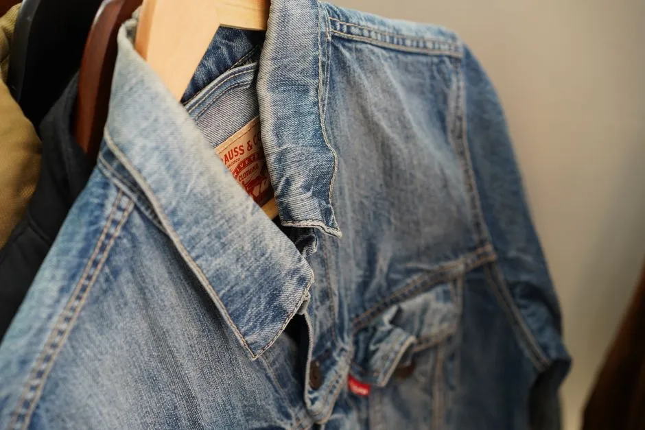 Jaket Denim Biru Pria