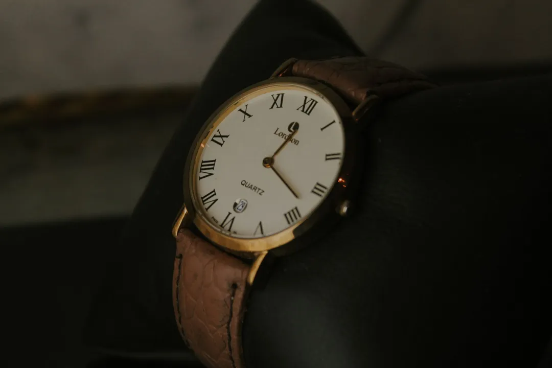 Jam Tangan Klasik Angka Romawi Strap Kulit