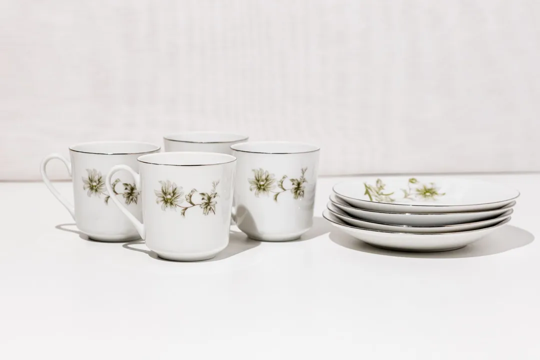 Set Cangkir Teh Motif Bunga 4 pcs + Lepek