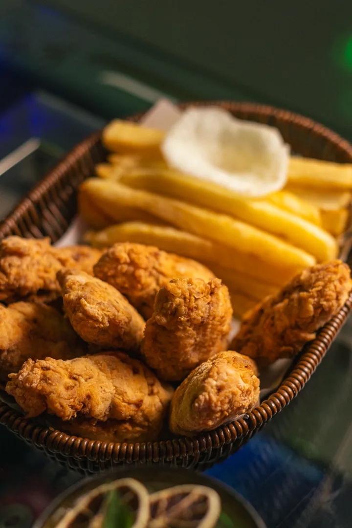 Keranjang Fried Chicken + Kentang (Sharing)