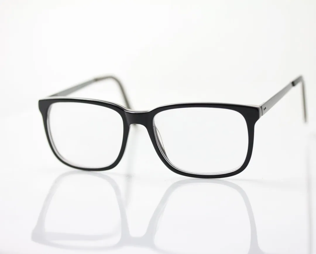 Frame Kacamata Hitam Persegi