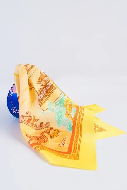 Kerudung Voal Kuning Motif Lembut