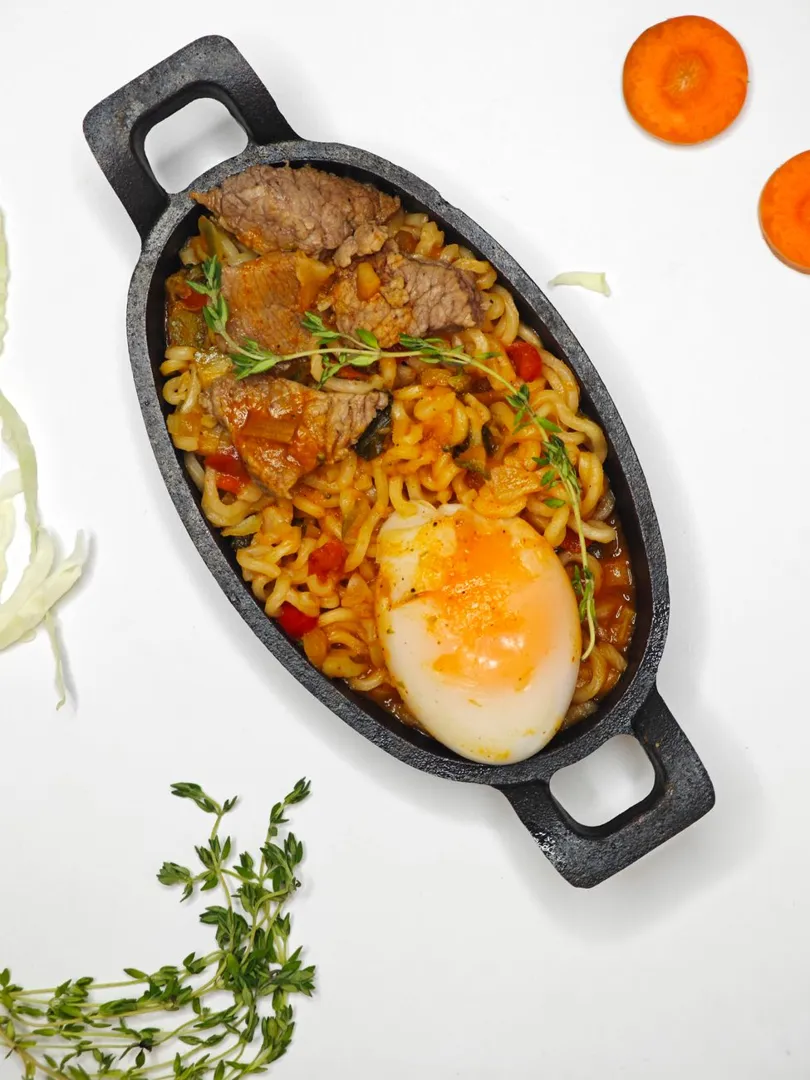 Mie Nyemek Telur