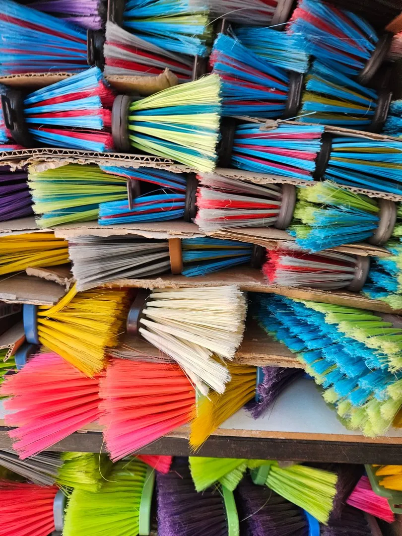 Sapu Plastik Aneka Warna