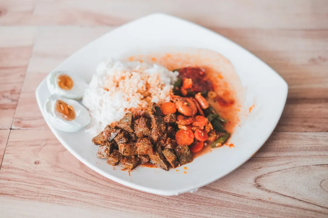 Nasi Rames Daging + Telur