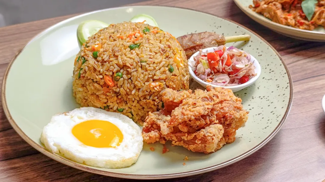 Nasi Goreng Ayam Telur
