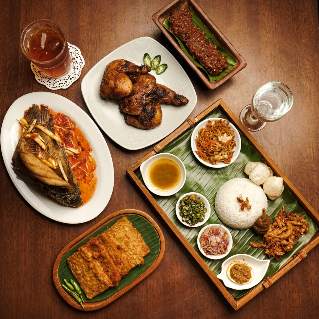 Paket Lesehan Keluarga