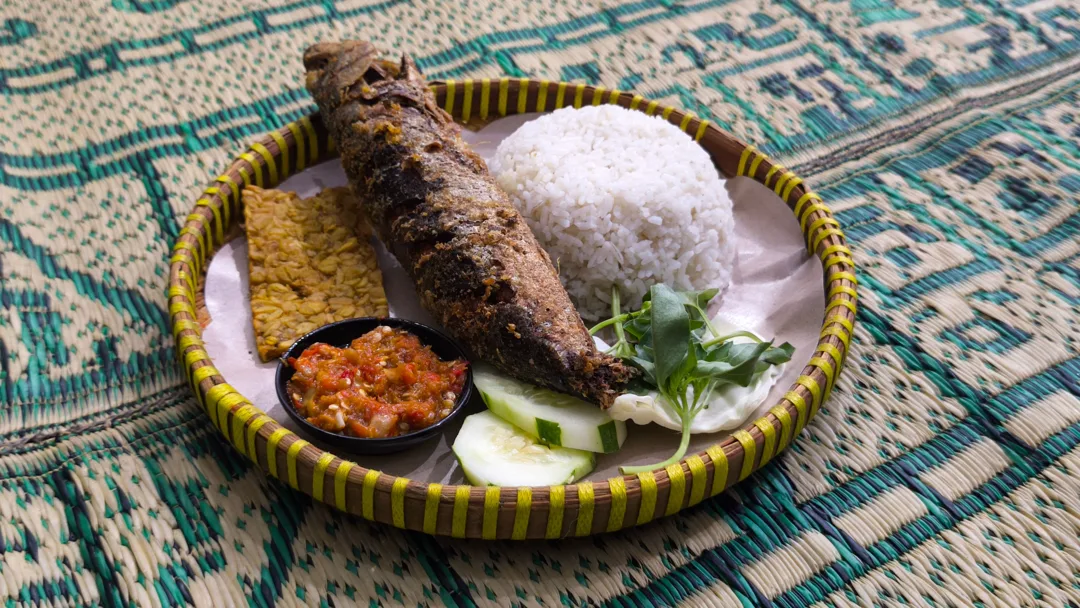 Paket Pecel Lele + Tempe