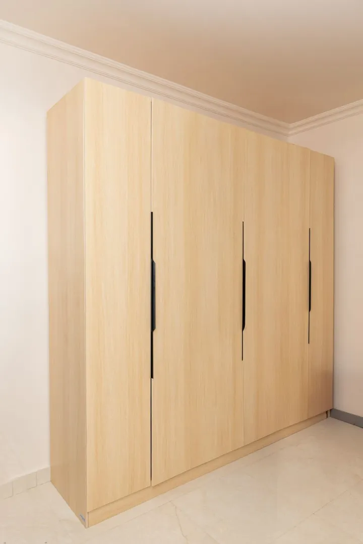 Lemari Pakaian 4 Pintu