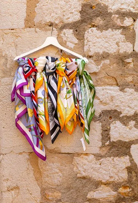 Kerudung Segi Empat Motif Garis
