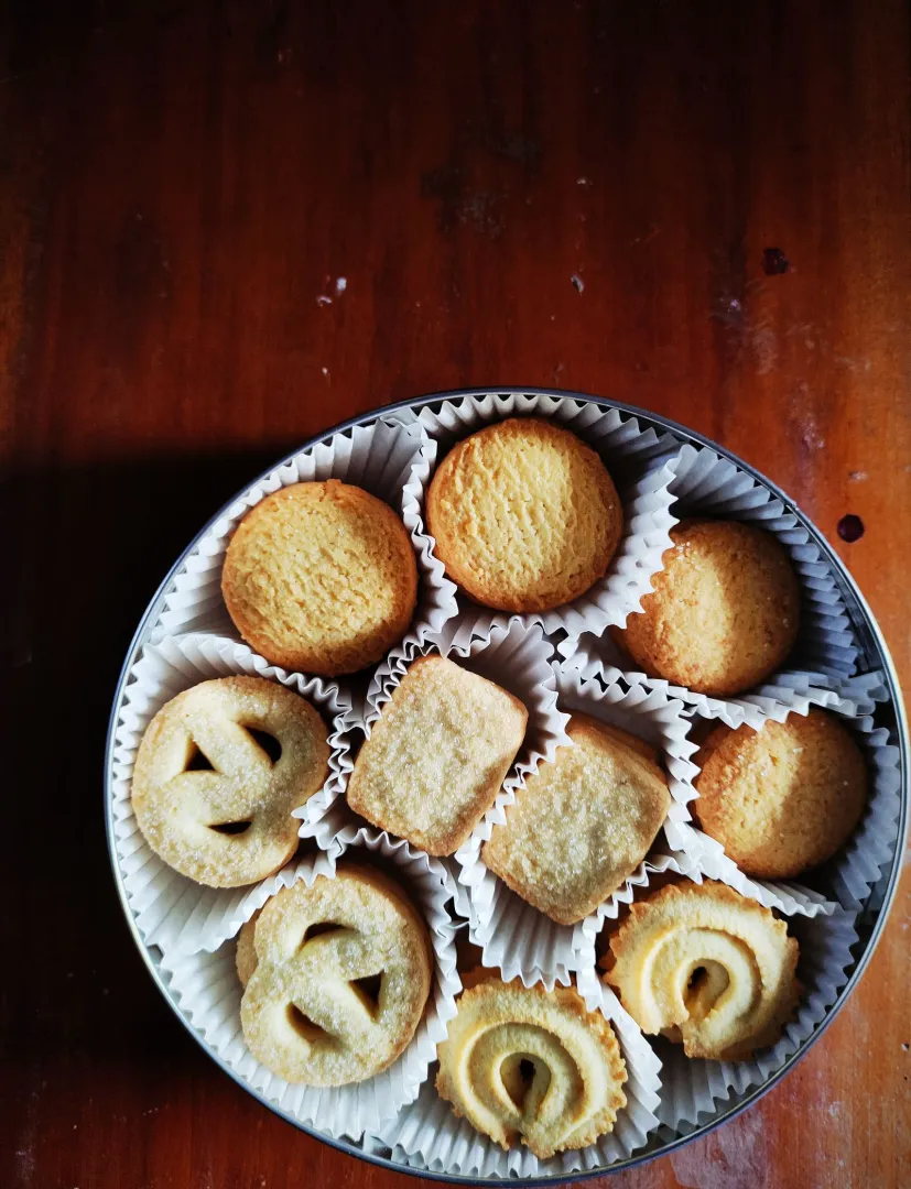 Kue Kering Kaleng