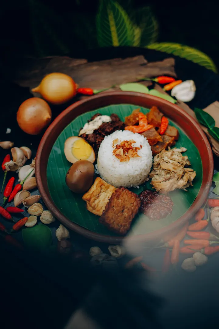 Nasi Rames Jawa Telur Pindang